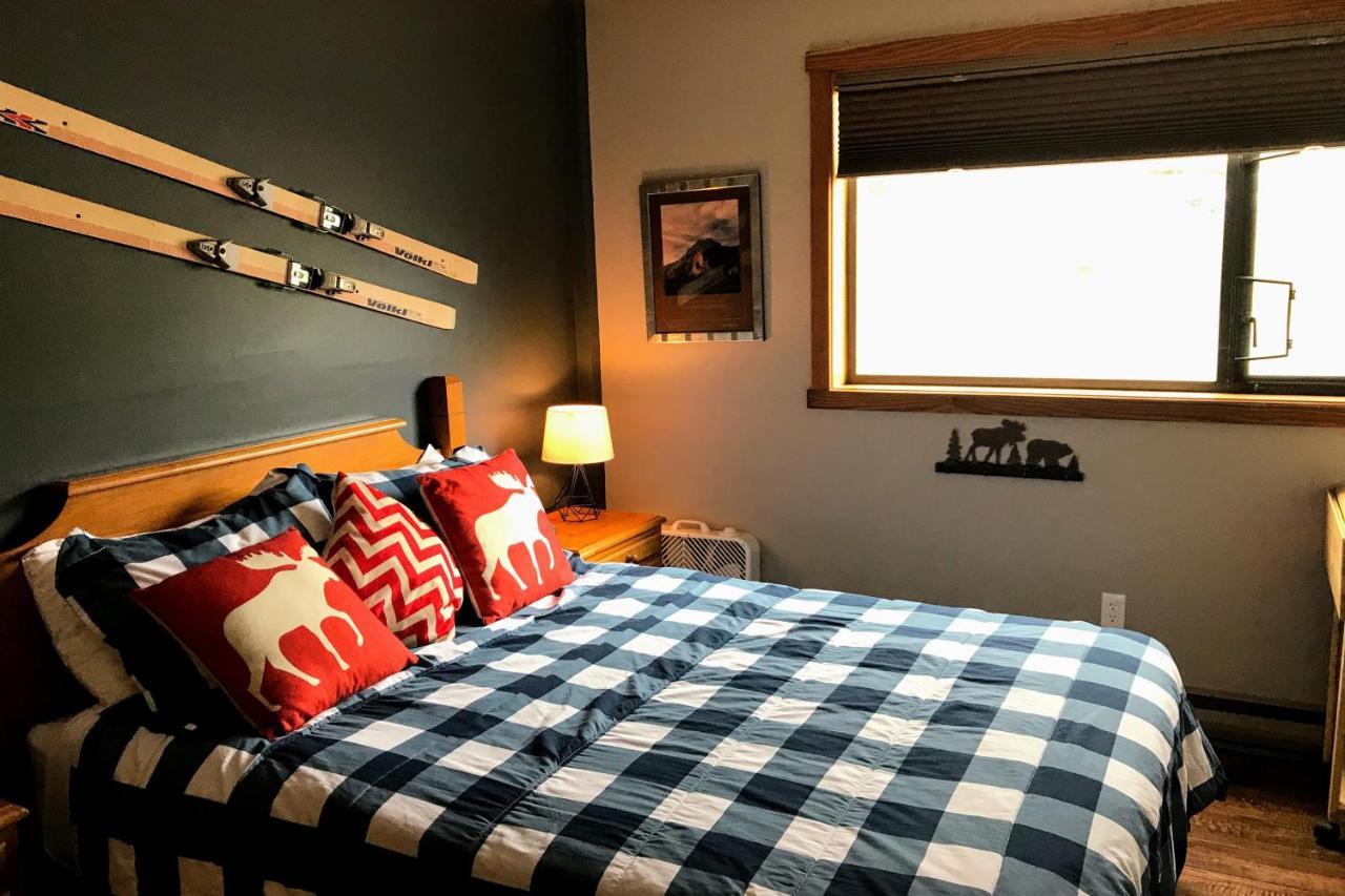 The Griz Inn By Park Vacation Management Fernie Ngoại thất bức ảnh